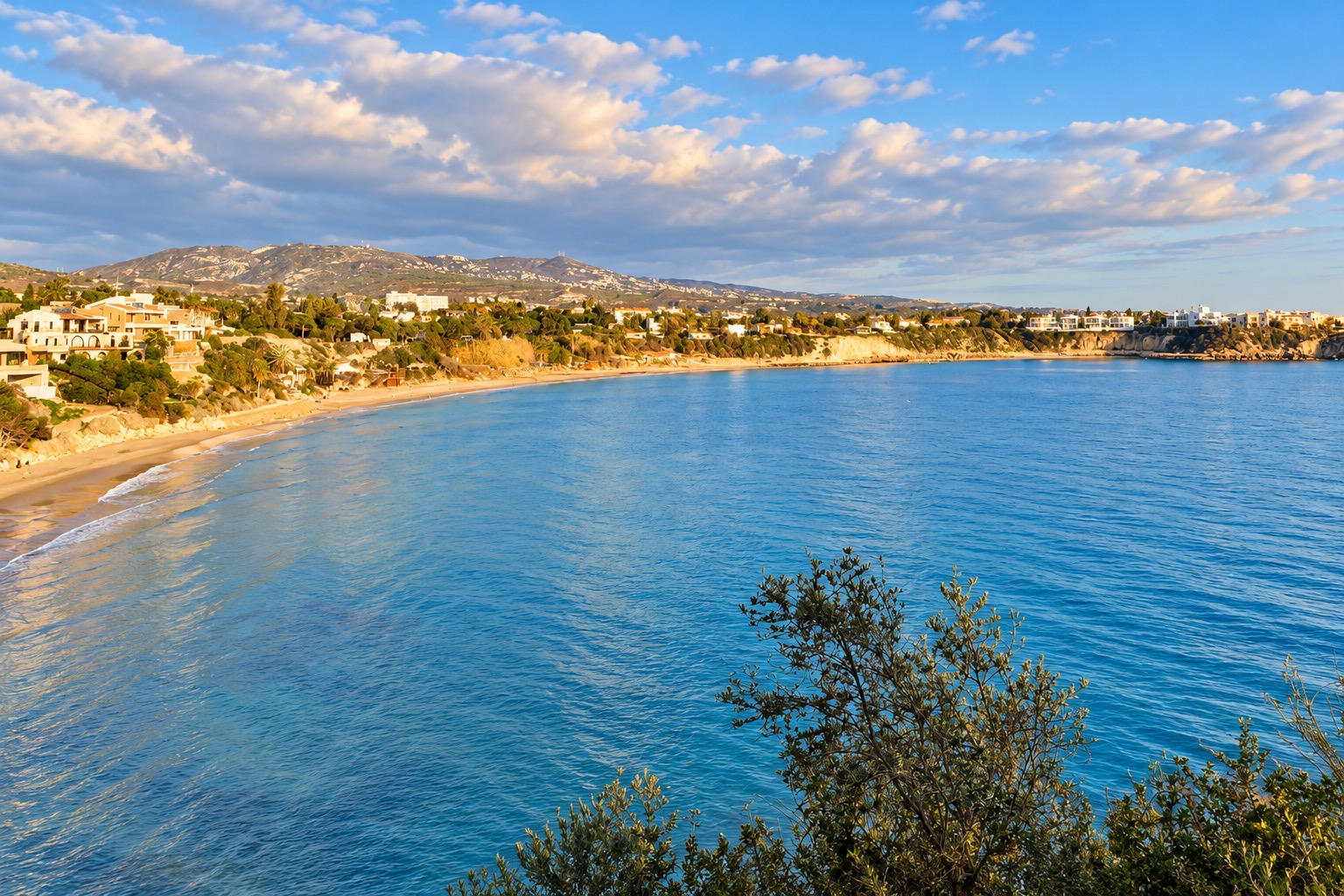 Staying in Coral Bay: beaches, restaurants and day trips
